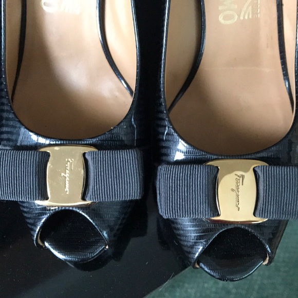 Ferragamo heels - Picture 4 of 7